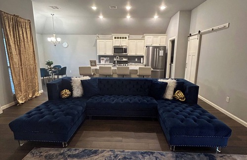 Wheatland House | 3-bedroom house in charming Oklahoma City with WiFi, AC