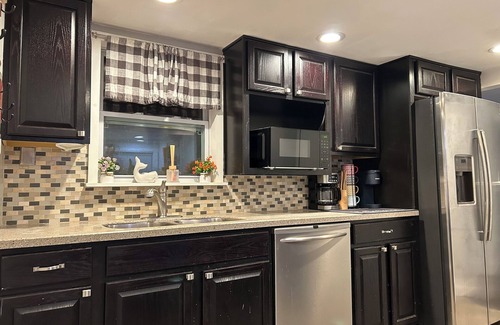 Linwood House | 3 bedroom house in brilliant Boothwyn with WiFi, AC