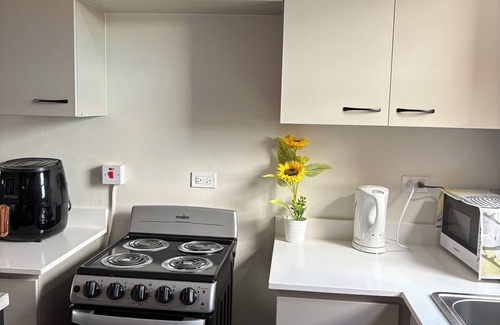 Portmore House | 3-bedroom house in fabulous Portmore with WiFi, AC , water heater, ring camera