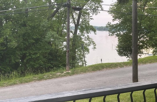 Crystal House | 3-bedroom house in fantastic Crystal with WiFi, AC