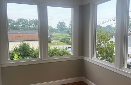 Bloomfield House | 3-bedroom house in nice Bloomfield with AC