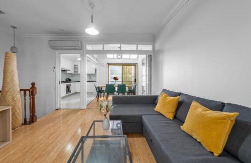 Ultimo Apartment | 3-Bedroom House in Ultimo Good for 10 Guests