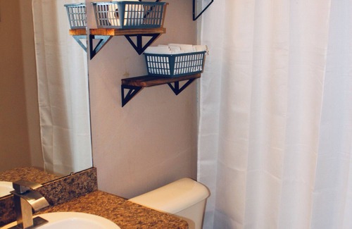 Pine Castle House | 3-bedroom house- Quiet Escape Near Epic & MCO