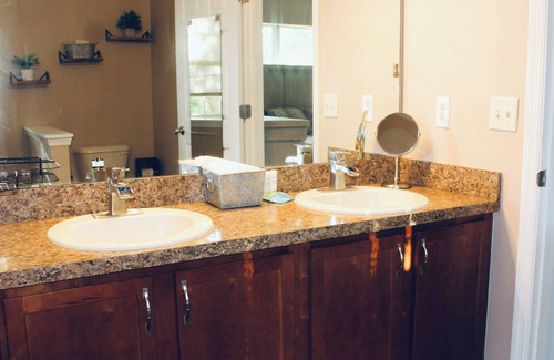 Pine Castle House | 3-bedroom house- Quiet Escape Near Epic & MCO