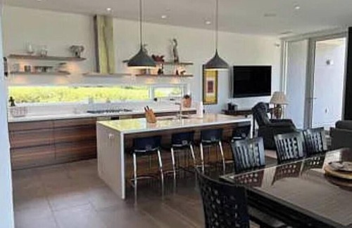 St. Helena House | 3-bedroom house surrounded by vineyards in serene St. Helena with Pool