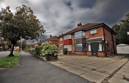 Cheadle House | 3 bedroom near airport, Up to 40 percent off