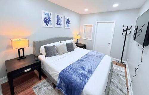 River Grove House | 3 bedroom near O'Hare Airport- King bed 1 Story