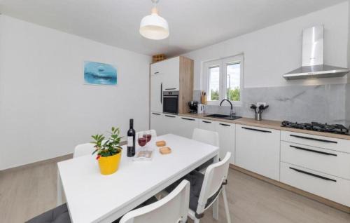 Poljica House | 3 Bedroom Nice Home In Nin