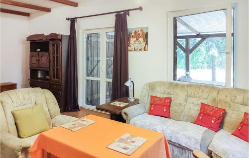 Karniewek House | 3 Bedroom Nice Home In Popowo