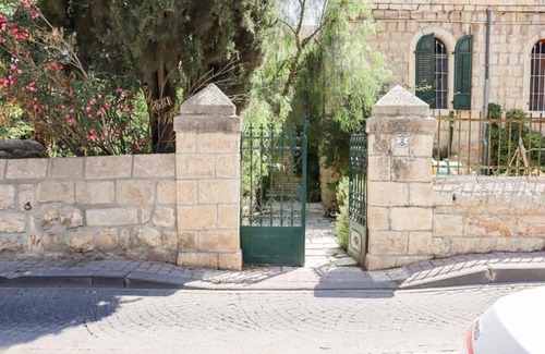 Mamilla House | 3-bedroom Oasis in Jerusalem with Outdoor Space