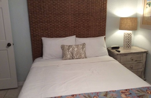 New Smyrna Beach Resort | 3 BEDROOM OCEANFRONT CONDO