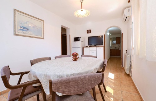 Artatore Apartment | 3 bedroom pet friendly apartment in Artatore