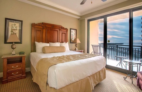 Destin Resort | 3 Bedroom Plus, Harbour View, on Destin Beach. Wyndham Emerald Grande