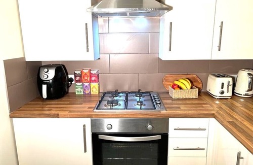 Newport House | 3 Bedroom Serviced Accommodation in Newport