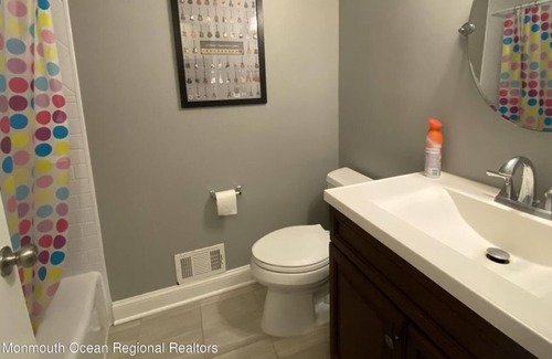 Ocean Township Apartment | 3 Bedroom Single family 341985 by Houzlet