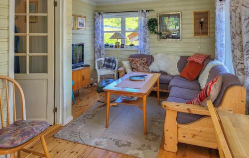 Flakstad House | 3 Bedroom Stunning Home In Fredvang