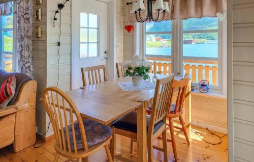 Flakstad House | 3 Bedroom Stunning Home In Fredvang