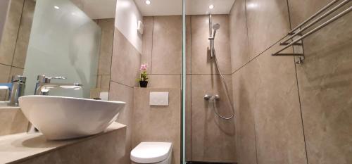 Siegen Apartment | 3 bedroom Suite, kitchen, terrace in upper town