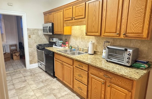 Brightwood Park House | 3-bedroom townhome in awesome Washington with AC