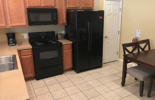 Crestwynd Bay Apartment | 3 Bedroom Townhome in Gated Community