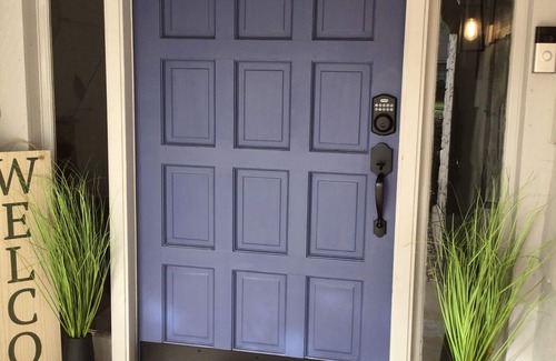 Wetmore House | 3-bedroom vacation home 14 minutes from San Antonio Zoo and Aquarium