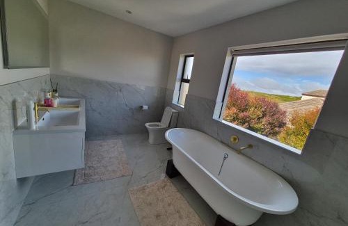 Bloubergstrand Villa | 3 Bedroom Villa in Big Bay