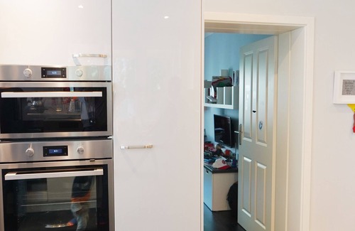 Teltow Villa | 3-bedroom villa in peaceful Teltow with garden playhouse