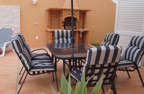 Castelo Villa | 3 bedroom Villa, quiet place very close to taxi stop in Galé , internet free