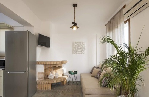 Tersanas Villa | 3-Bedroom Villa with Heated Pool & Splendid Sea View