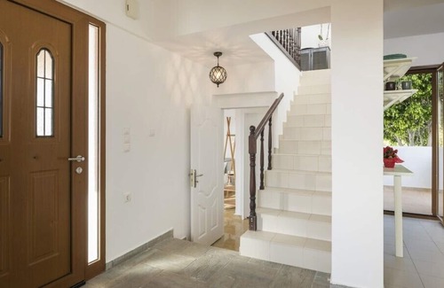 Tersanas Villa | 3-Bedroom Villa with Heated Pool & Splendid Sea View