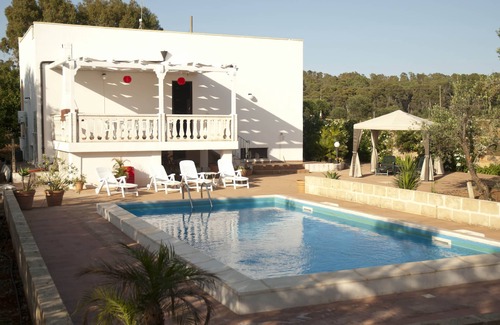 Ugento Villa | 3 Bedroom Villa with pool in the countryside near the sea.