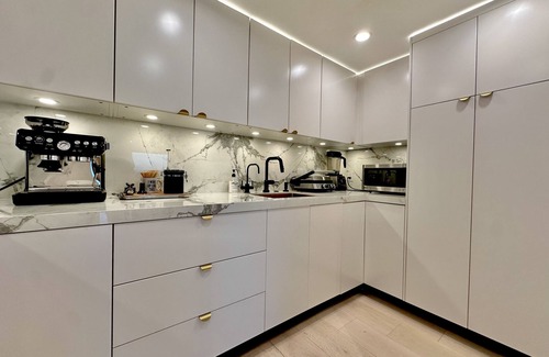 Pacific Palisades House | 3 bedrooms 4 bath magical ocean view modern home w hot tub fireworks - Palisades