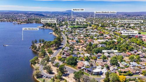 Lake Wendouree House | 3 Bedrooms By The Lake, Top Location