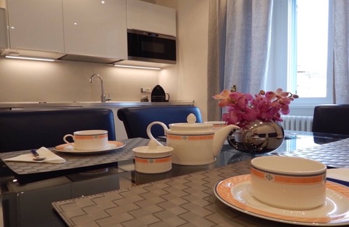 Vatican Apartment | 3 beds/3 baths, 3 min. walking to the Vatican Museums, metro station, FREE WIFI
