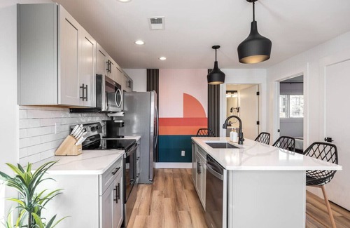 Hillsboro West End Apartment | 3 Beds Condo WALK to Hillsboro Village, Belmont