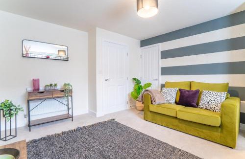 Ashby-de-la-Zouch House | 3 Beds with off-street parking for 2 cars, fast Wifi, sleeps 6