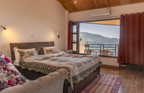 Kumarhatti Villa | 3 Br Harrington Villa Kitchen Living room AC