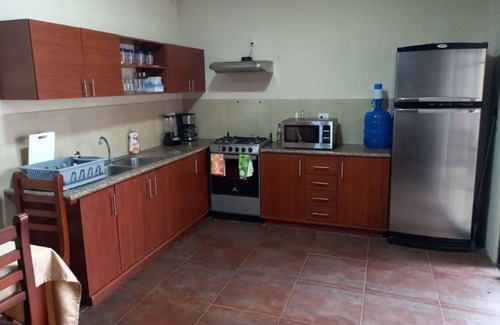 Manta House | 3 Br. w/ pool in Great Neigborhood
