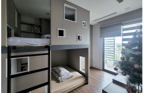 Ba Dinh Apartment | 3 Brs APT- Lake View - Free Laundry - Fast wifi