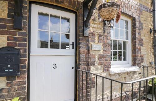 Stoke Bruerne House | 3 Canalside Cottages