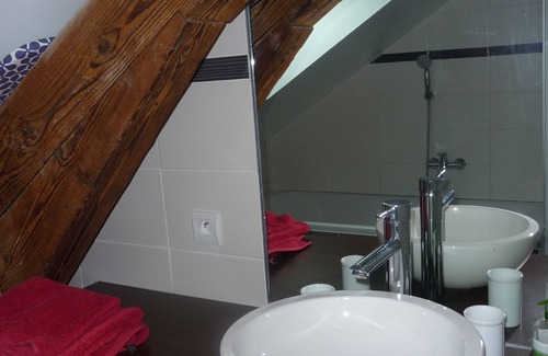 Annecy Old Town Apartment | 3 character rooms in the heart of Annecy with private parking space