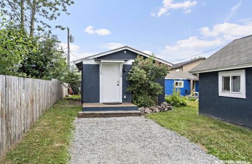 North Star Cottage | #3 Cozy Little Cabin/Midtown/Yard/BBQ