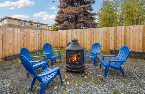 North Star Cottage | #3 Cozy Little Cabin/Midtown/Yard/BBQ