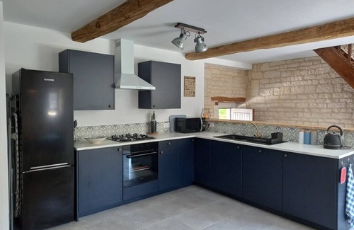 La Bataille House | 3 gites which can accommodate up to 16 with private pool, near Chef Boutonne