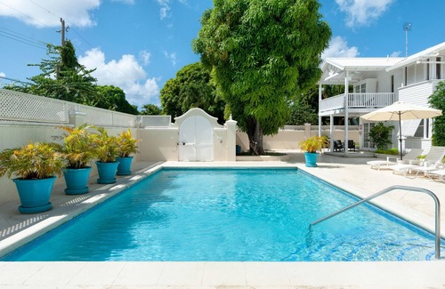 Porters Condo | 3 Mango Court, luxury townhouse, 10 mins walk to beautiful sandy beaches.