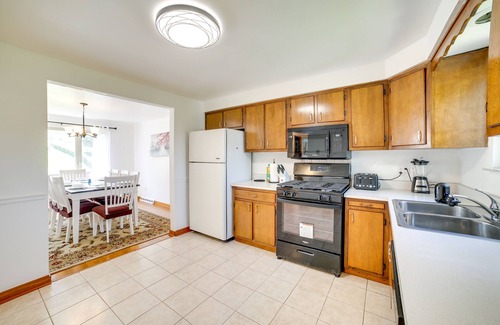 Pittsburgh House | 3 Mi to Downtown: Pittsburgh Home w/Balcony!