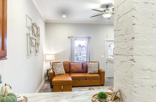 Latonia House | 3 Mi to Dtwn Covington Getaway with Backyard