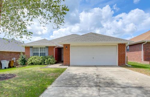 Milton House | 3 Mi to Escambia Bay Home with Deck and Private Yard!