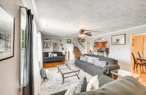 Spry House | 3 Mi to Lake Redman Home with Furnished Pergola!