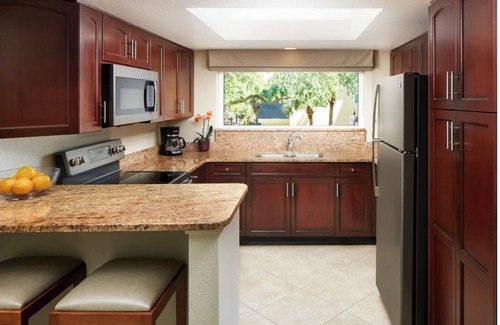 Florida Central Atlantic Coast Villa | 3 Miles from Disney! Family-Friendly 2BR Sheraton Villa! 6–8 guests! Pool/spas!